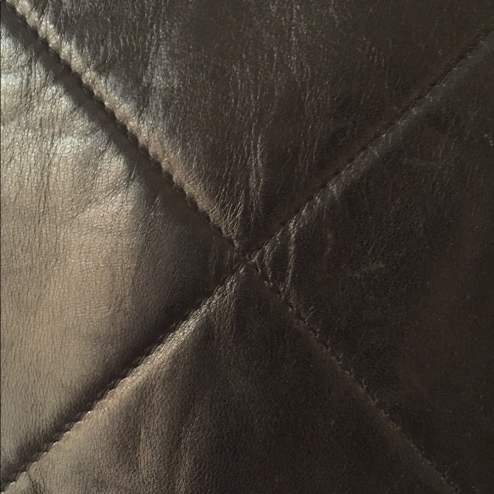 “AUTHENTIC” SALVATORE FERRAGAMO QUILTING BAG - Picture 3 of 8